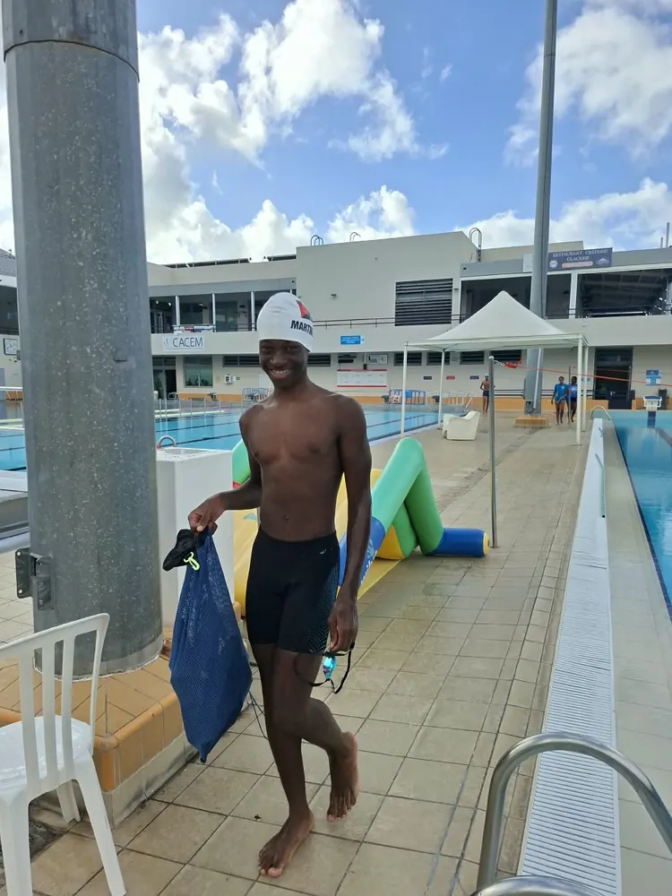Un nageur du FNC longe le bassin